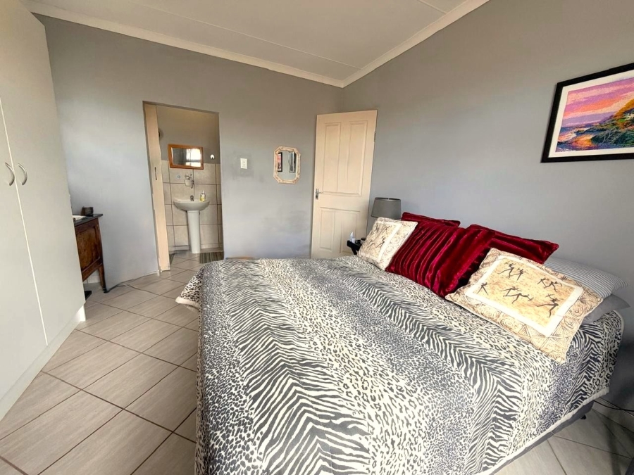 3 Bedroom Property for Sale in Kidds Beach Eastern Cape